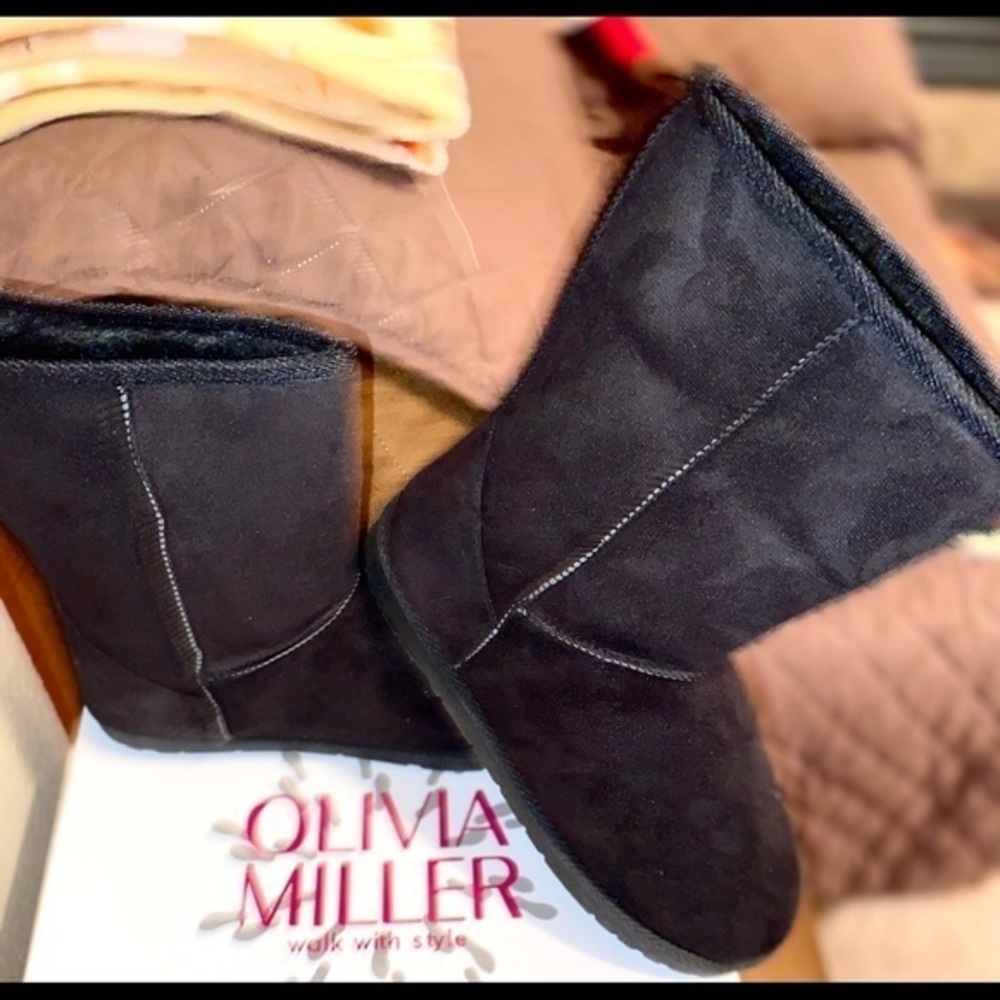 NIB-Olivia Miller Faux-Fur Lined Boot